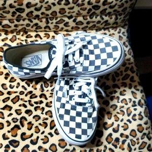 Classic laced checkered Vans